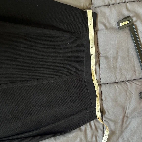 Elegant Black Women's Theory Skirt - Picture 4 of 4